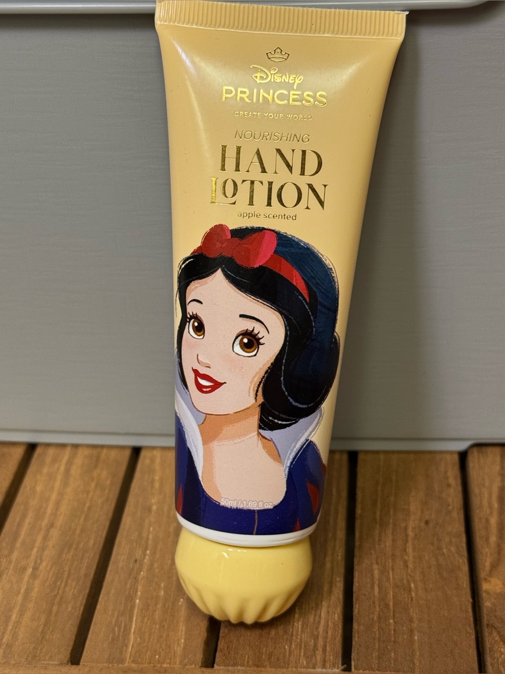 5 for 25 NEW Disney Princess Snow White Nourishing Hand Lotion - 50ml